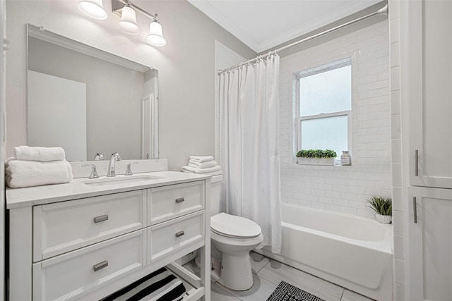 4742 Victor St, Dallas, TX 75246 - bathroom featuring toilet, vanity, shower / tub combo, and ornamental molding