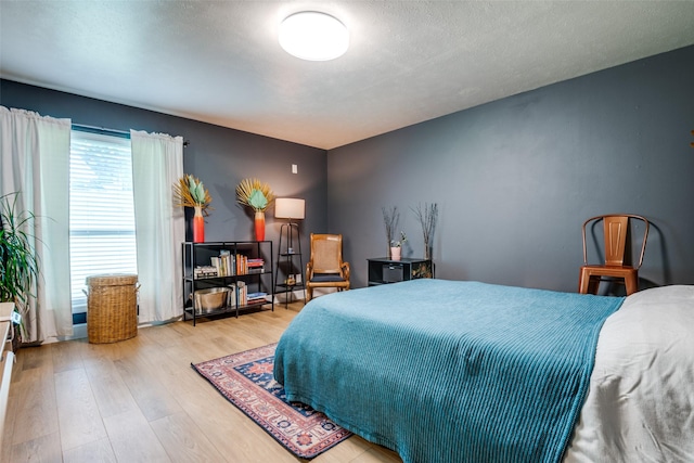 3964 Lost Creek Dr, Dallas, TX 75224 - bedroom with wood finished floors