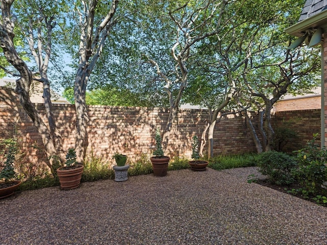 7 Duncannon Ct, Dallas, TX 75225 - view of fenced backyard