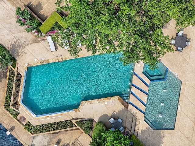 7 Duncannon Ct, Dallas, TX 75225 - drone / aerial view of a pool