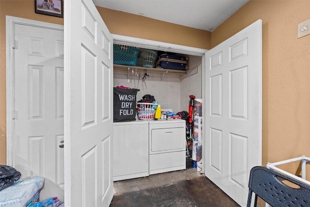 1012 Hatton St, Waco, TX 76704 - laundry room featuring independent washer and dryer