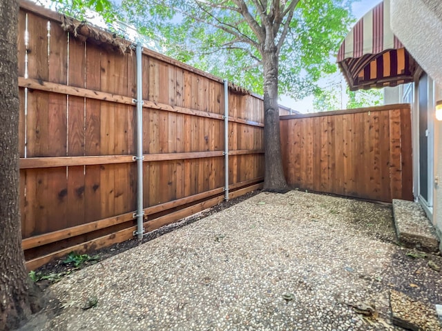 2727 Shelby Ave Unit X, Dallas, TX 75219 - view of gate