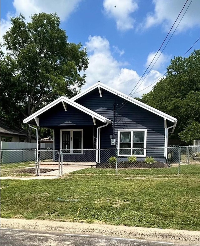 403 7th Ave, Mineral Wells, TX 76067 - view of front of home with a gate
