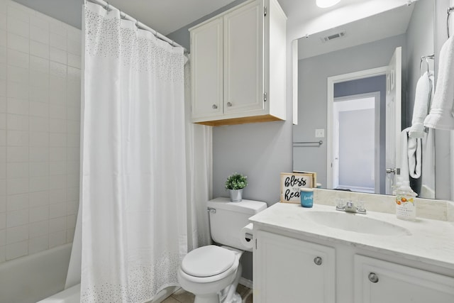 1512 Pacific Pl, Fort Worth, TX 76112 - full bathroom with toilet, vanity, and shower / tub combo with curtain