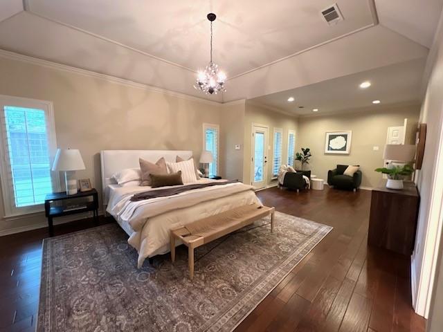 7009 Chevy Chase Ave, Dallas, TX 75225 - bedroom with dark wood-type flooring, crown molding, a chandelier, baseboards, and recessed lighting