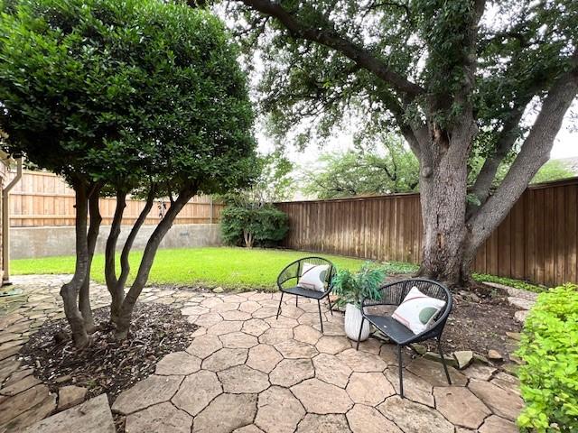 7009 Chevy Chase Ave, Dallas, TX 75225 - view of patio / terrace