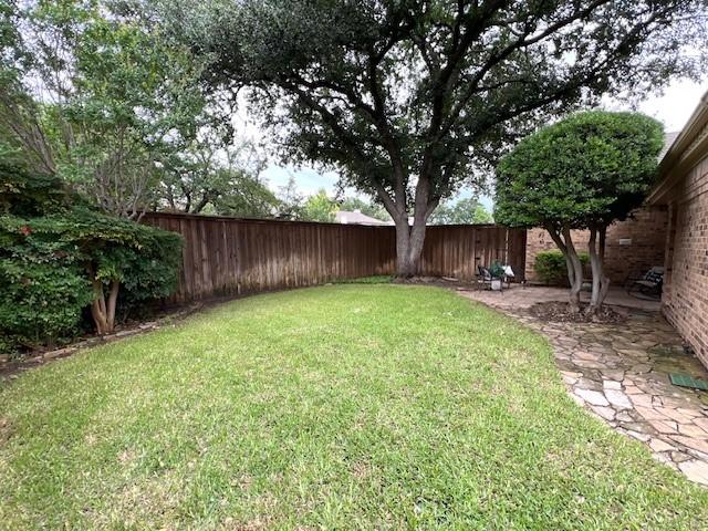 7009 Chevy Chase Ave, Dallas, TX 75225 - view of yard with a patio area