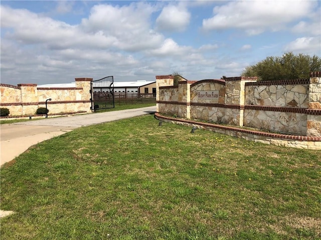 1019 Springhill Rd, Aubrey, TX 76227 - view of yard with a gate