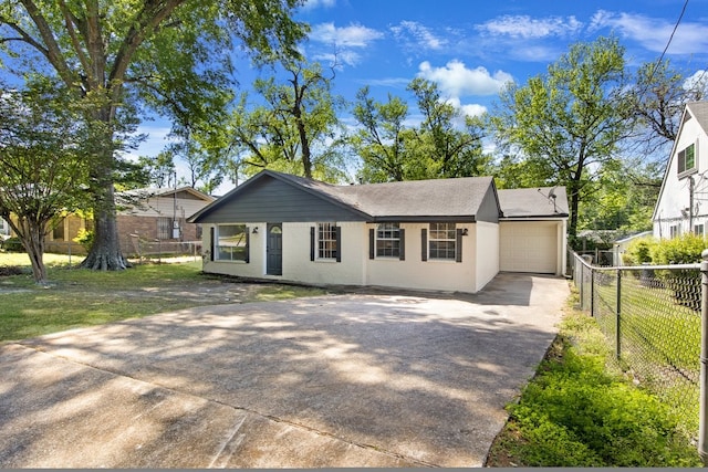 1538 N Hill Ave, Tyler, TX 75702 - view of front of property featuring driveway and an attached garage