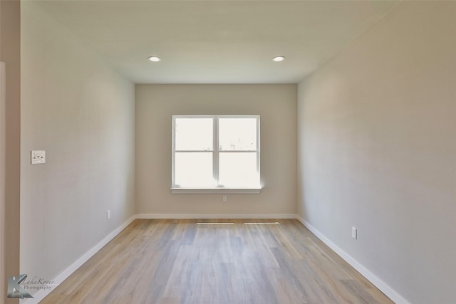 3458 Pewter Ln, Abilene, TX 79601 - unfurnished room featuring light wood-type flooring, baseboards, and recessed lighting