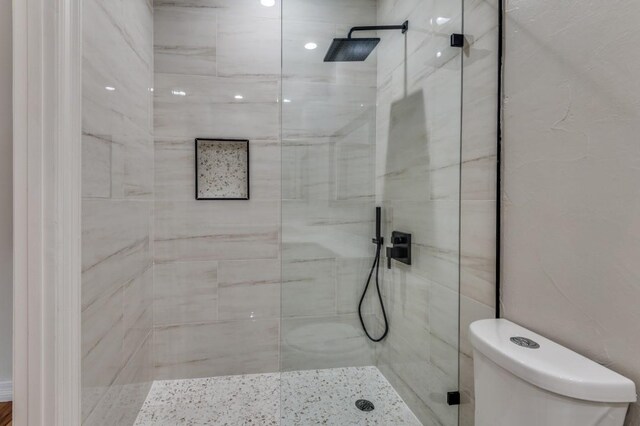 4713 N O Connor Ct, Irving, TX 75062 - full bathroom featuring walk in shower and toilet