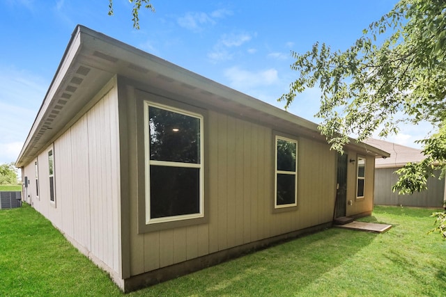 471 Bobbie St, Mabank, TX 75147 - view of side of home featuring a yard and central AC unit