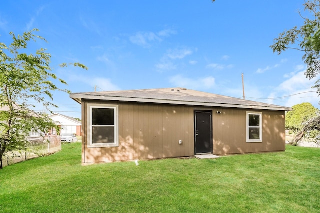 825 Garrison St, Waco, TX 76704 - view of rear view of property
