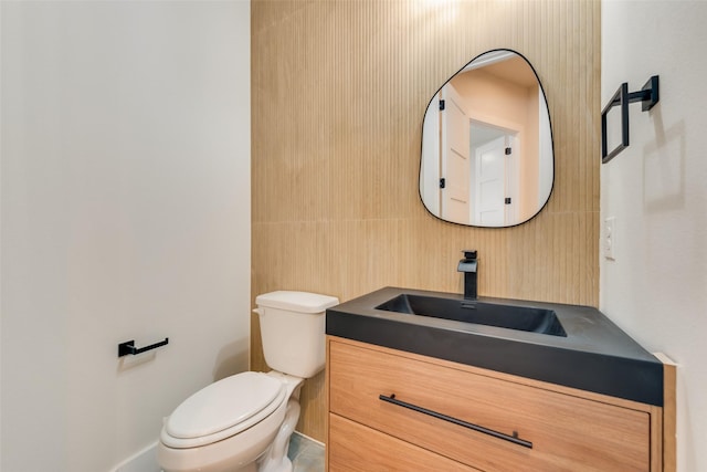 1700 Hamilton Ln, Northlake, TX 76247 - bathroom with toilet, vanity, and backsplash