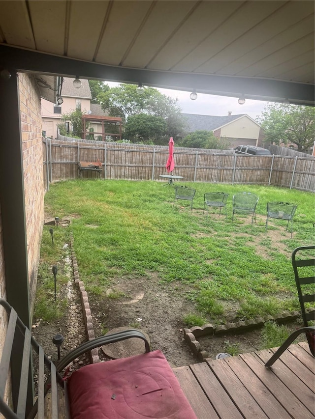 1213 Southridge Dr, Lancaster, TX 75146 - view of yard