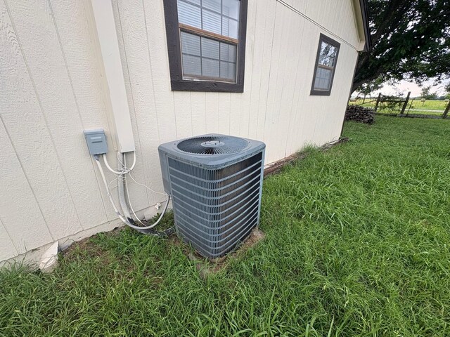 6827 Ensign Rd, Ennis, TX 75119 - exterior view of central AC