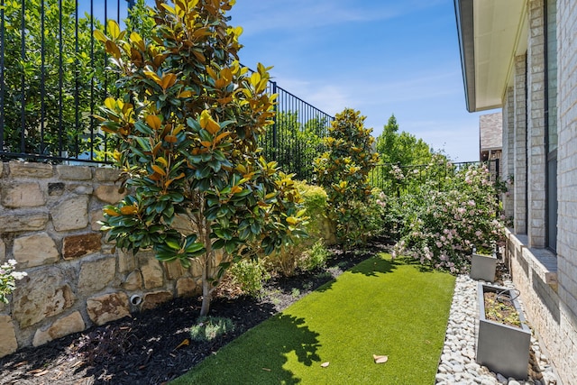 32 Katie Ln, Trophy Club, TX 76262 - view of grassy yard