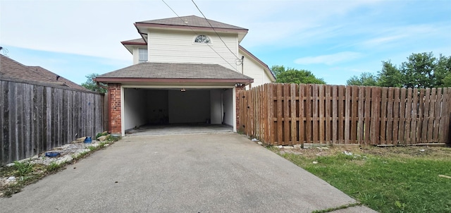 510 E Stone Cir, Wylie, TX 75098 - garage featuring driveway