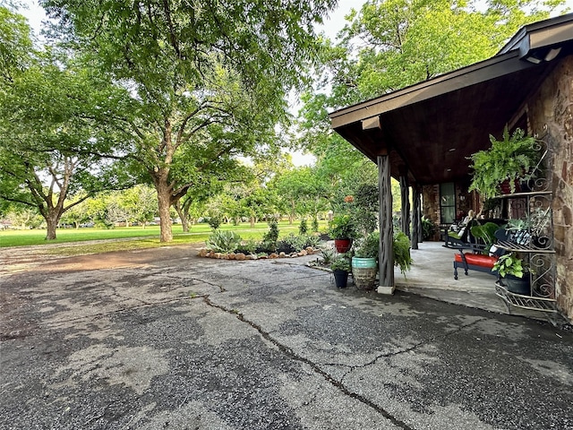 4000 Pecan Ln, Benbrook, TX 76116 - view of patio