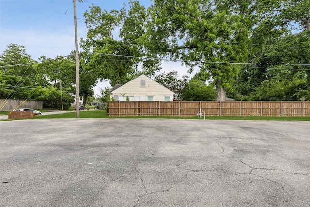 745 Buckner Blvd, Dallas, TX 75218 - view of parking / parking lot