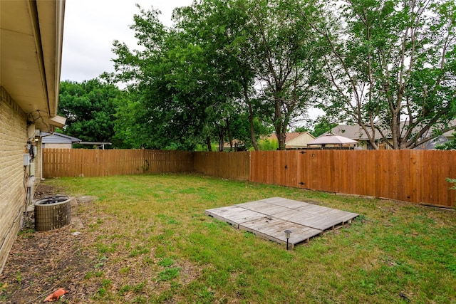 527 Cumberland Dr, Allen, TX 75002 - view of yard featuring central AC