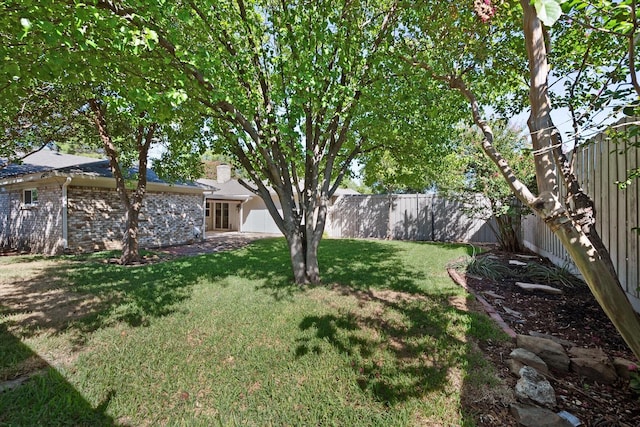 626 Pebblecreek Dr, Garland, TX 75040 - view of yard