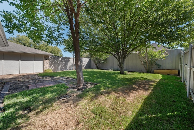 626 Pebblecreek Dr, Garland, TX 75040 - view of yard