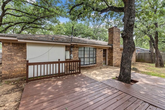 2109 Dartmouth Dr, Arlington, TX 76015 - view of wooden terrace