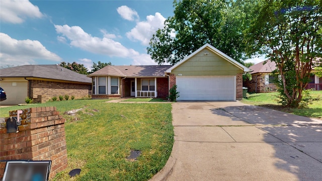 928 Thistle Ridge Ln, Arlington, TX 76017 - single story home with brick siding, concrete driveway, a garage, and a front lawn