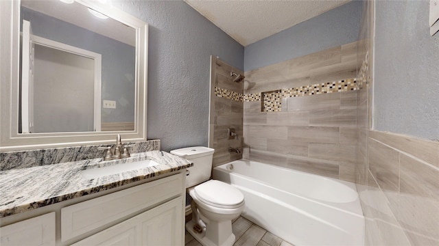 928 Thistle Ridge Ln, Arlington, TX 76017 - bathroom featuring a textured wall, a textured ceiling, toilet, vanity, and bathing tub / shower combination