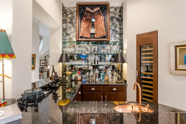6406 Glendora Ave, Dallas, TX 75230 - view of indoor wet bar