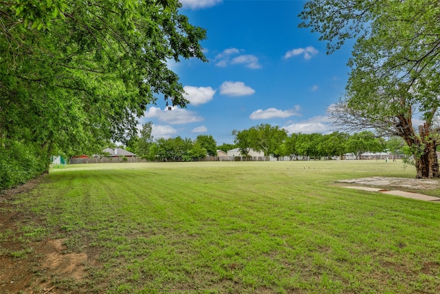 322 E Division St, Muenster, TX 76252 - view of yard