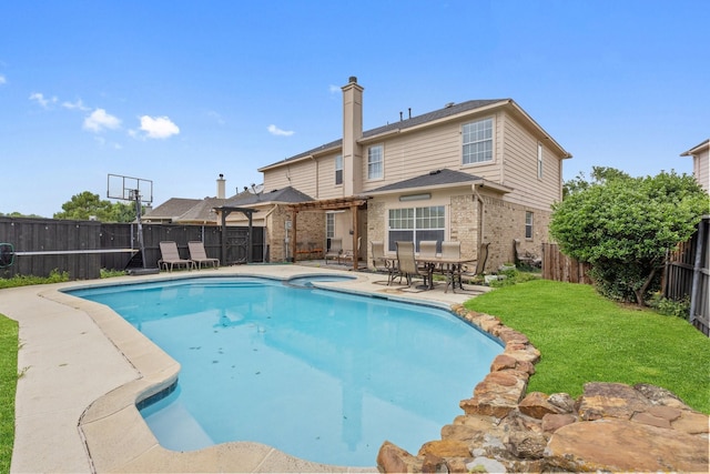 1317 Woodthorpe Dr, Mesquite, TX 75181 - view of swimming pool featuring a patio, a pool with connected hot tub, and a pergola