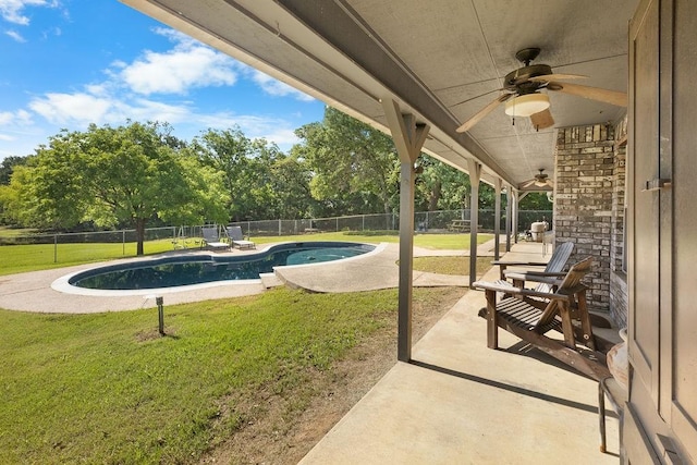 479 Siebman Rd, Sadler, TX 76264 - view of patio / terrace with a ceiling fan and view of scattered trees