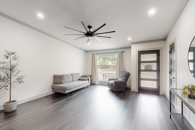 2003 Quincy Ct, Arlington, TX 76013 - sitting room with ceiling fan, wood finished floors, crown molding, recessed lighting, and baseboards
