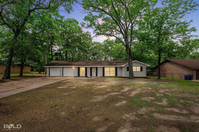 6130 Yarbrough Rd, Shreveport, LA 71119 - view of front facade featuring driveway and an attached garage