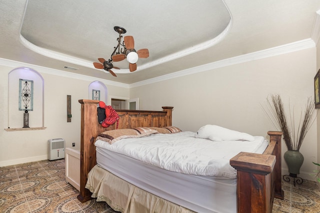 624 Horseshoe Bnd, Royse City, TX 75189 - bedroom featuring a raised ceiling, ornamental molding, baseboards, and ceiling fan