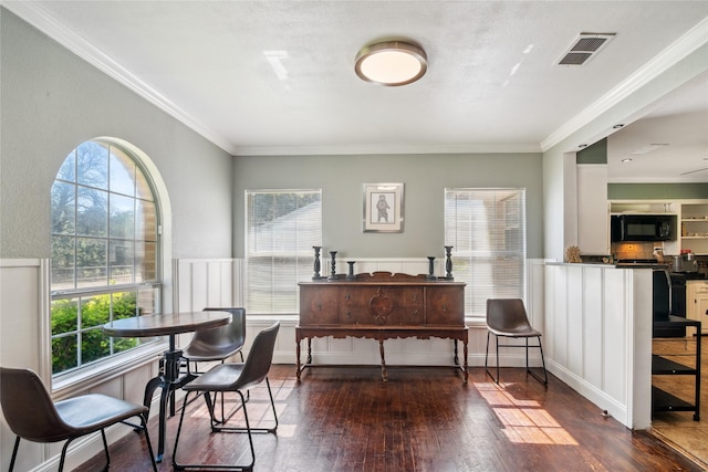 821 Columbia St, Beverly Hills, TX 76711 - office space with wood-type flooring, healthy amount of natural light, and ornamental molding