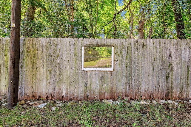 821 Columbia St, Beverly Hills, TX 76711 - view of yard