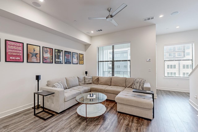1813 Park Ave Unit 204, Dallas, TX 75215 - living room with wood finished floors, ceiling fan, baseboards, and recessed lighting