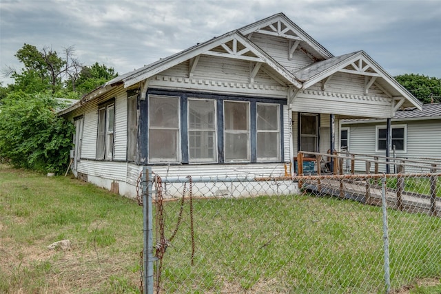 3517 Toronto St, Dallas, TX 75212 - view of front of property featuring a sunroom