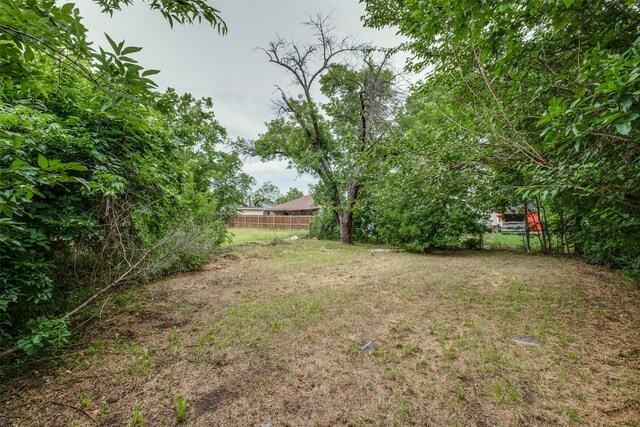 3517 Toronto St, Dallas, TX 75212 - view of yard