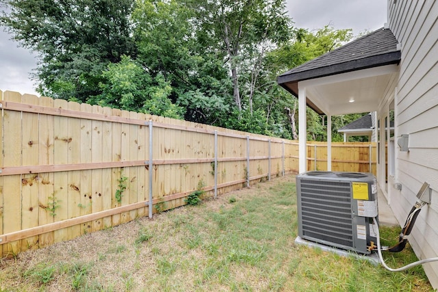 4519 Wahoo St, Dallas, TX 75210 - view of yard featuring cooling unit