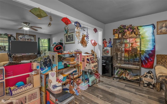 371 Lakeview Dr, Doyline, LA 71023 - interior space featuring wood finished floors and ceiling fan