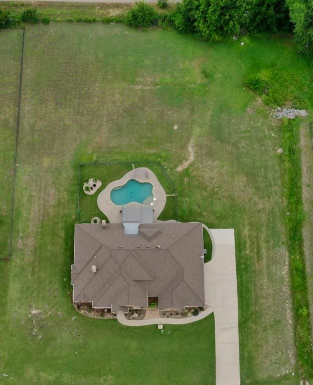 1235 Meredith Creek Ln, Fort Worth, TX 76179 - aerial view of a pool