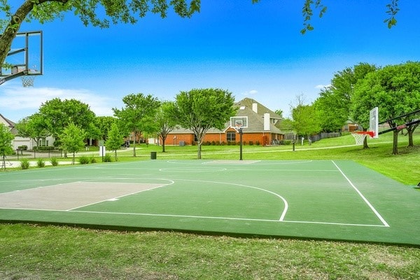 768 Telemark Trl, Frisco, TX 75036 - view of sport court with community basketball court and a yard