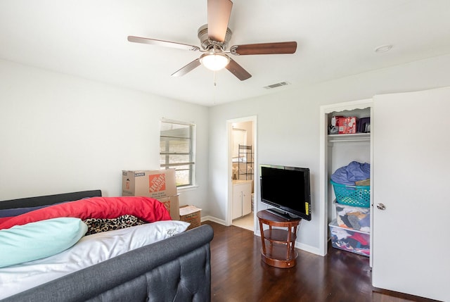 2517 Blanton St, Dallas, TX 75227 - bedroom with wood finished floors, baseboards, a ceiling fan, and a closet