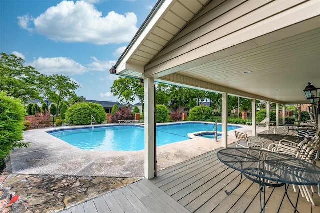 3635 Greenacres Place Dr Unit 350, Bossier City, LA 71111 - outdoor pool with an in-ground hot tub and a patio area