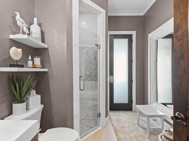 12633 Lakeview Ct, Fort Worth, TX 76179 - full bath featuring a shower stall, toilet, vanity, and ornamental molding