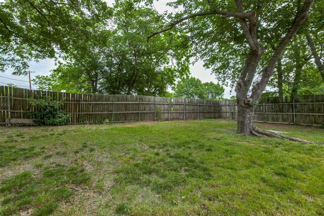 801 Northshore Dr, Garland, TX 75040 - view of yard